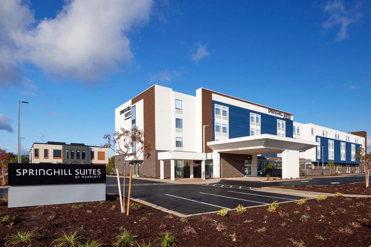 Springhill By Marriott Airport 2*